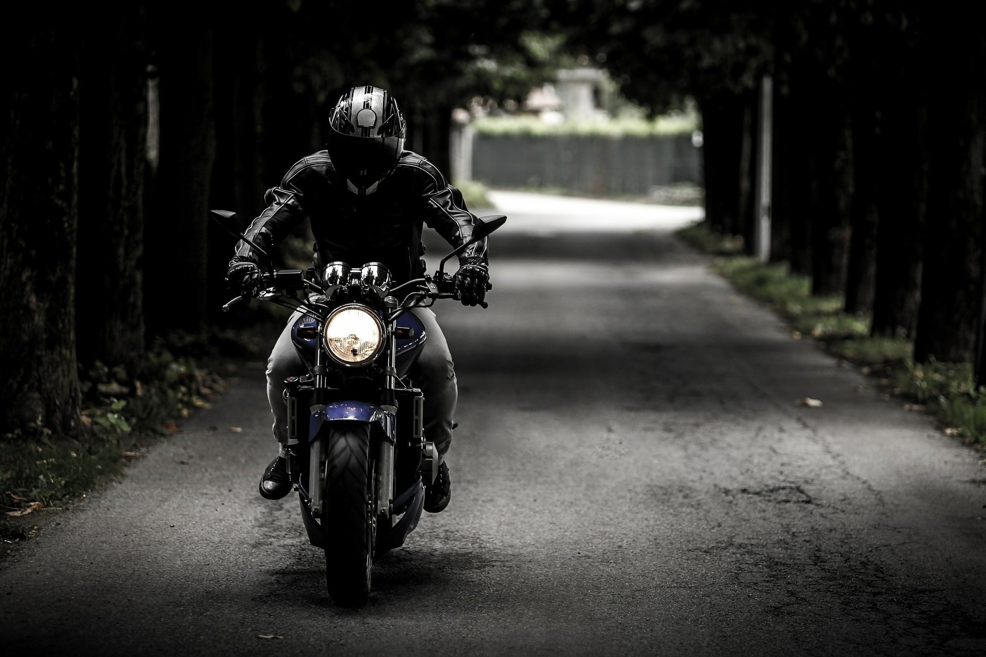 Proč jsou i na motorce důležitá zrcátka